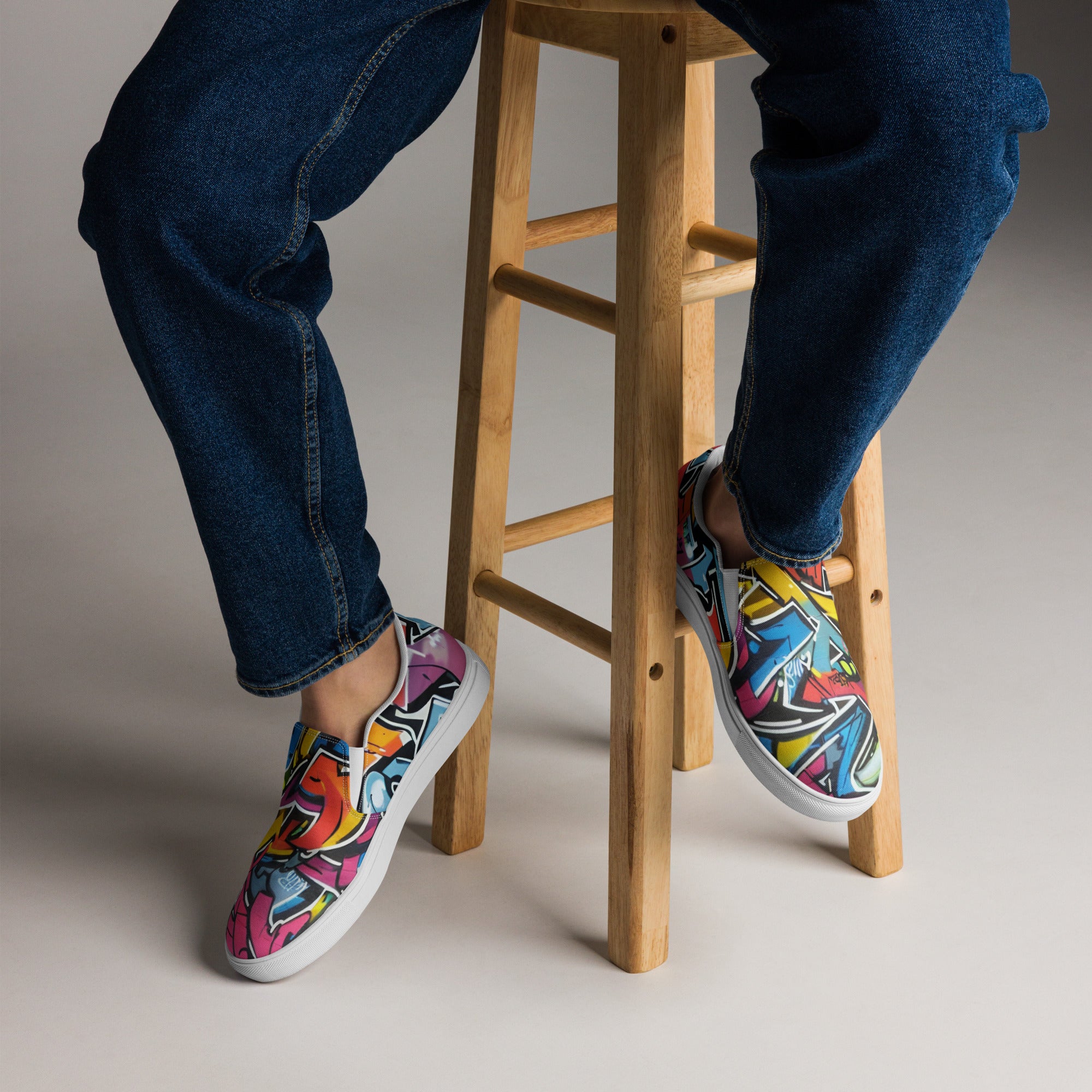 Graffiti slip-on canvas shoes